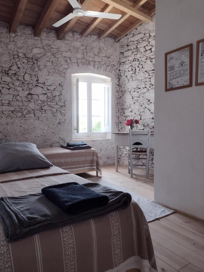 Can Tando Restored Catalan Old Barn To Enjoy Peaceful Rural Simplicity Sant Jordi Desvalls Exterior photo